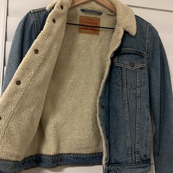 Womens Levi’s Sherpa Jacket (SMALL) - Picture 3 of 4